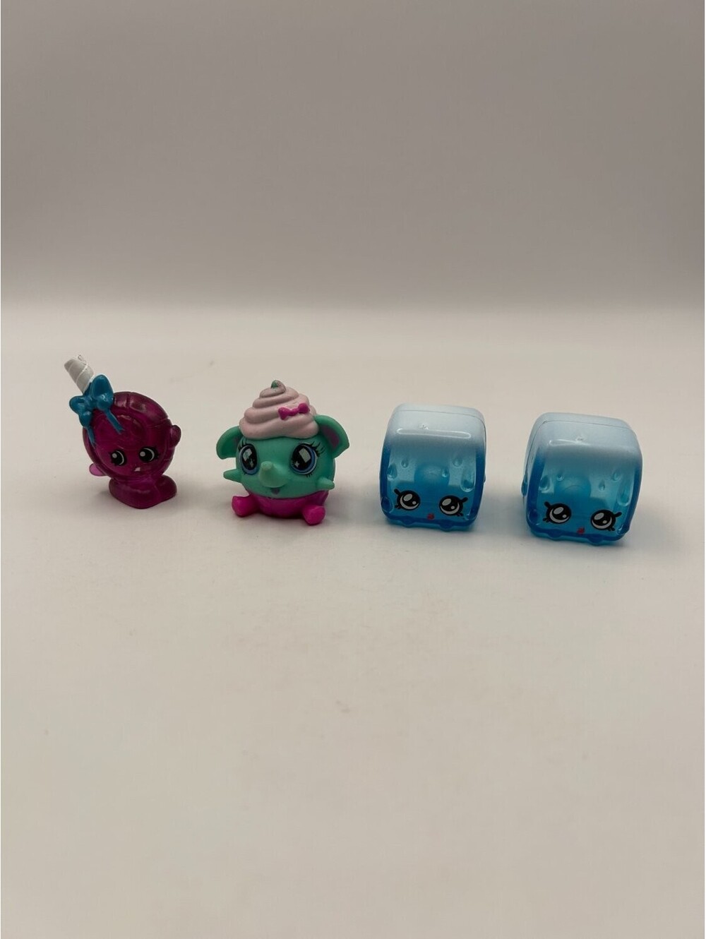 Moose Toys Shopkins Mini Figures Lot Food and Ice Cubes